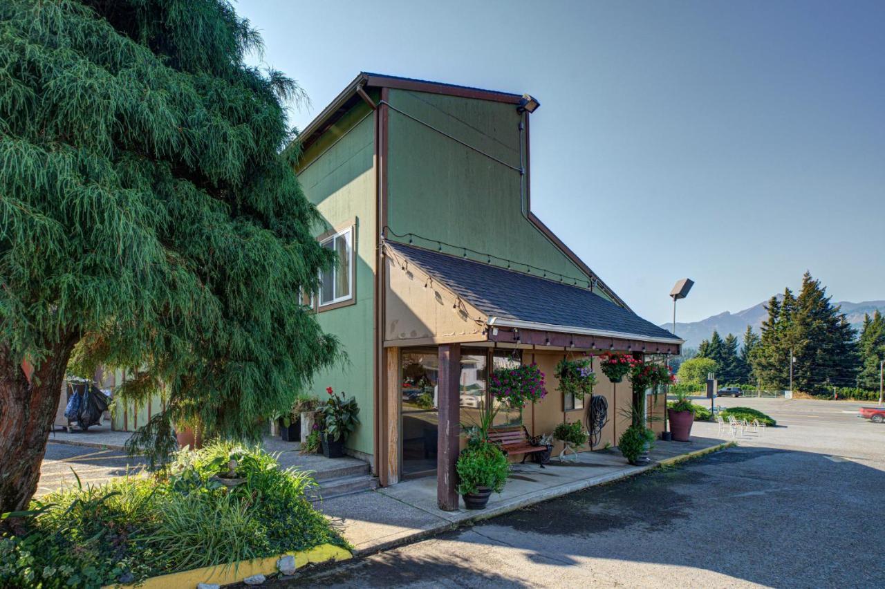 Columbia Gorge Inn Каскейд Локс Екстериор снимка