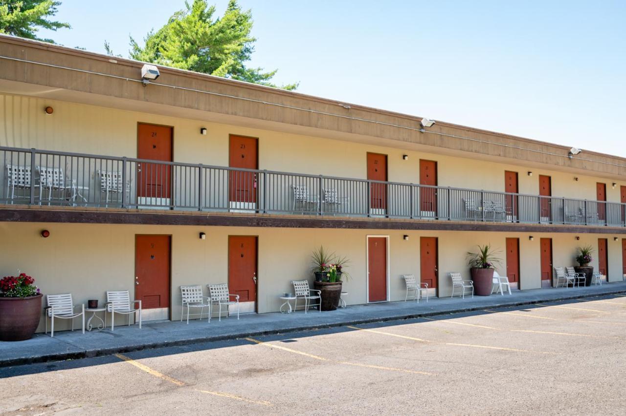 Columbia Gorge Inn Каскейд Локс Екстериор снимка
